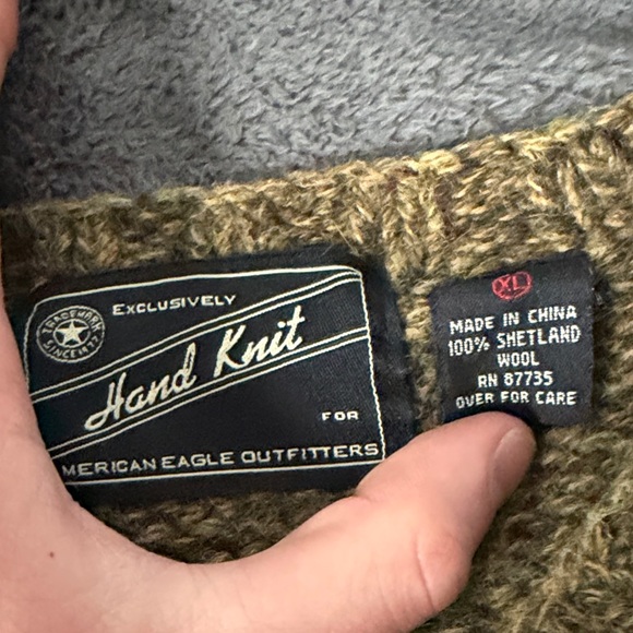 American eagle sweater - Picture 2 of 2